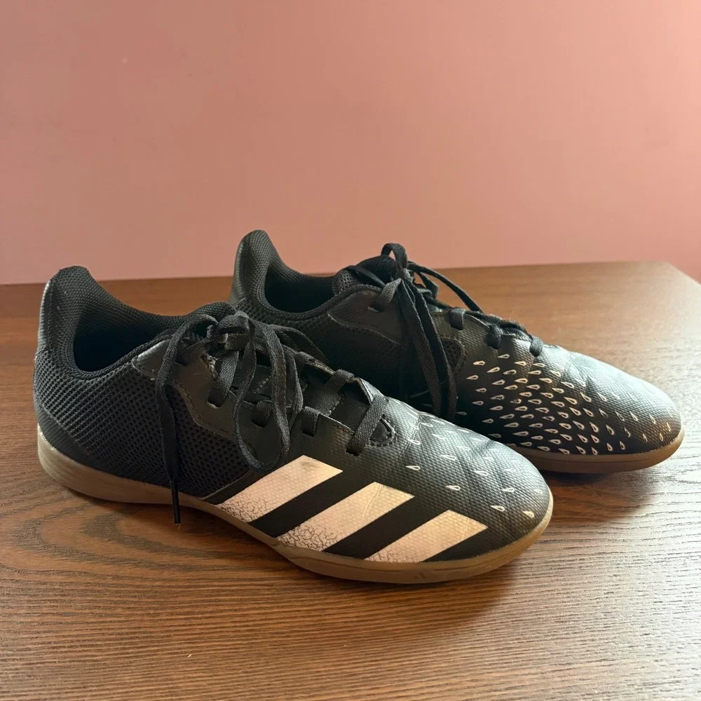 Adidas Predator Freak‎ .4 Sala Mens Size 6 Black White Indoor Soccer Cleats EUC